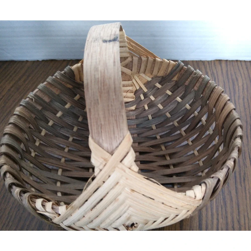 7 Inch Wicker Basket With Square Pattern